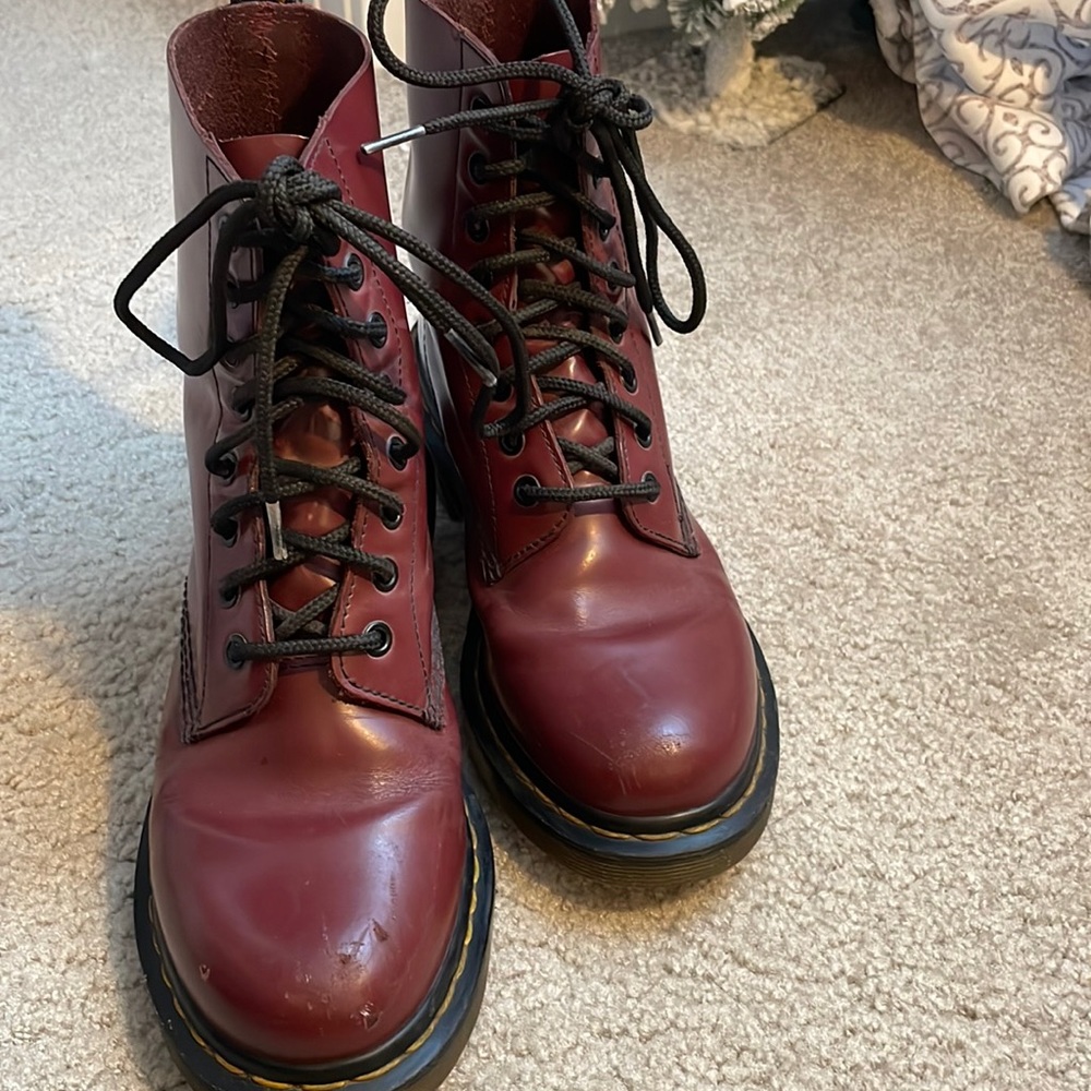 Dr. Martens Clemency heeled boot-8 hole. Women’s size 8 US Color is maroon.